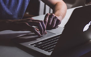 赛后情书：曼联不敌10人纽卡原形毕露？卡里克是否应该留任？